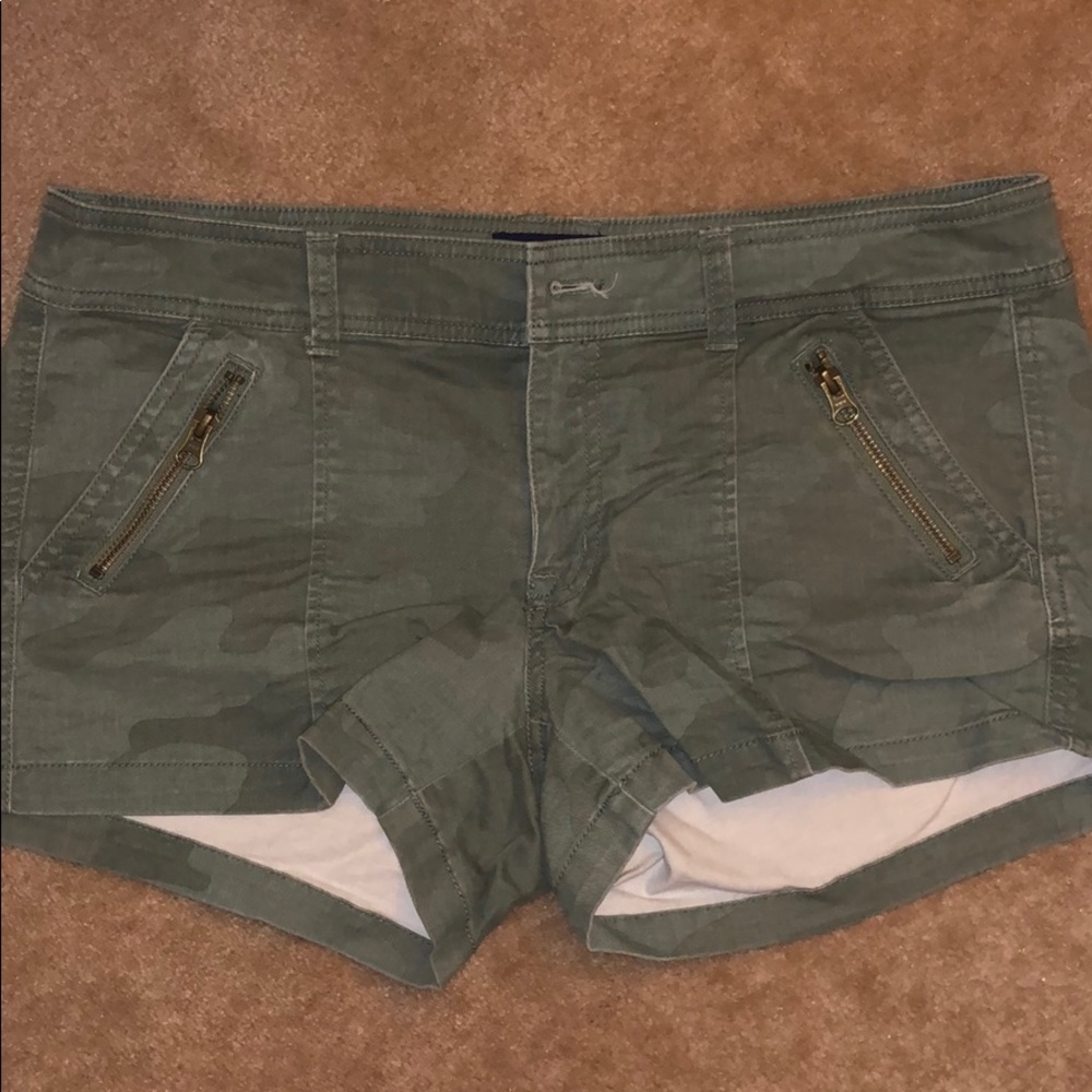 Women’s American Eagle Camo Shorts